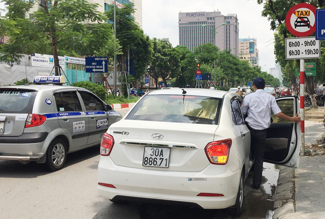 Cấm taxi trên hàng loạt tuyến phố Hà Nội